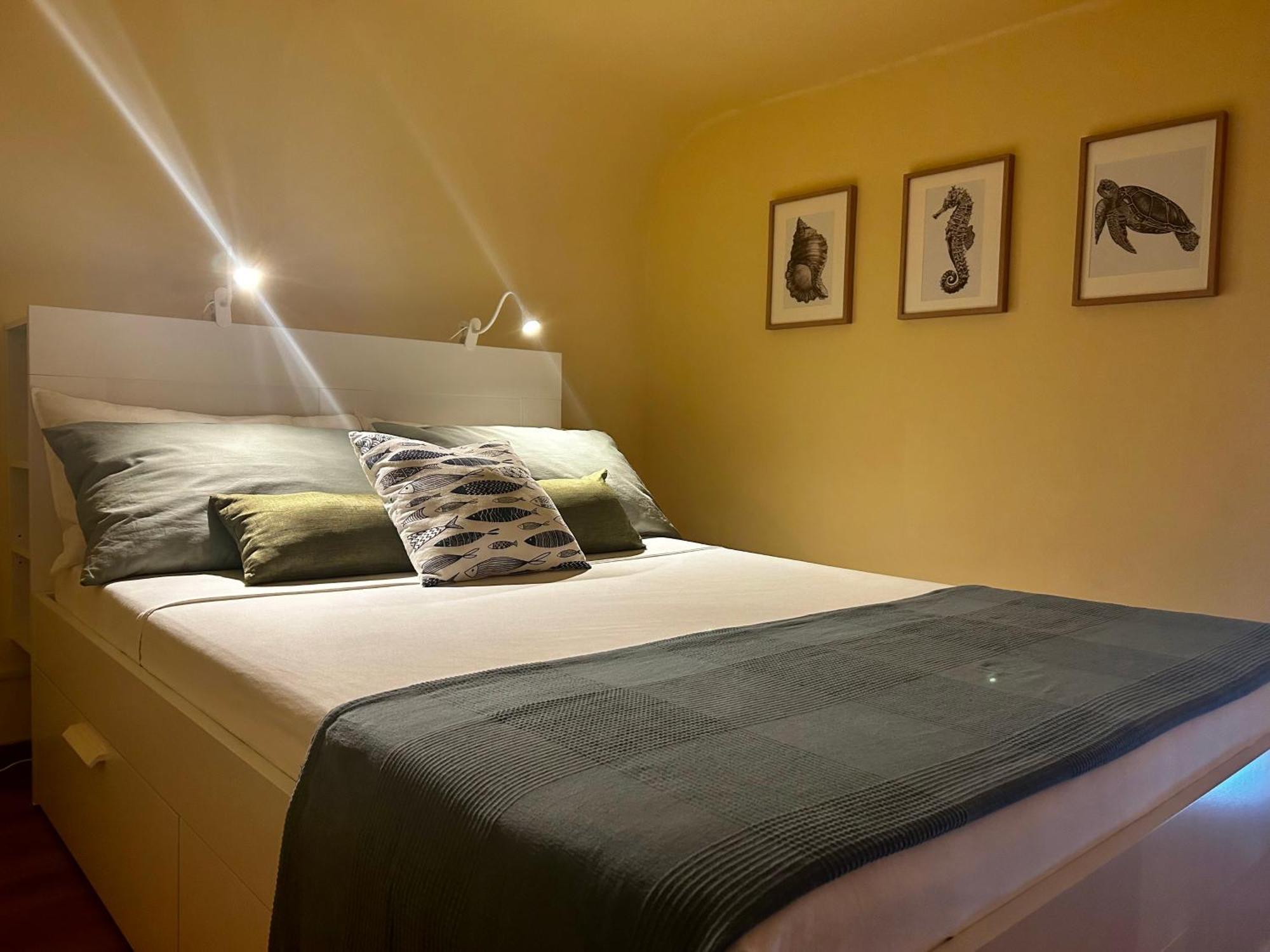 Lotus Apartment Бари Екстериор снимка